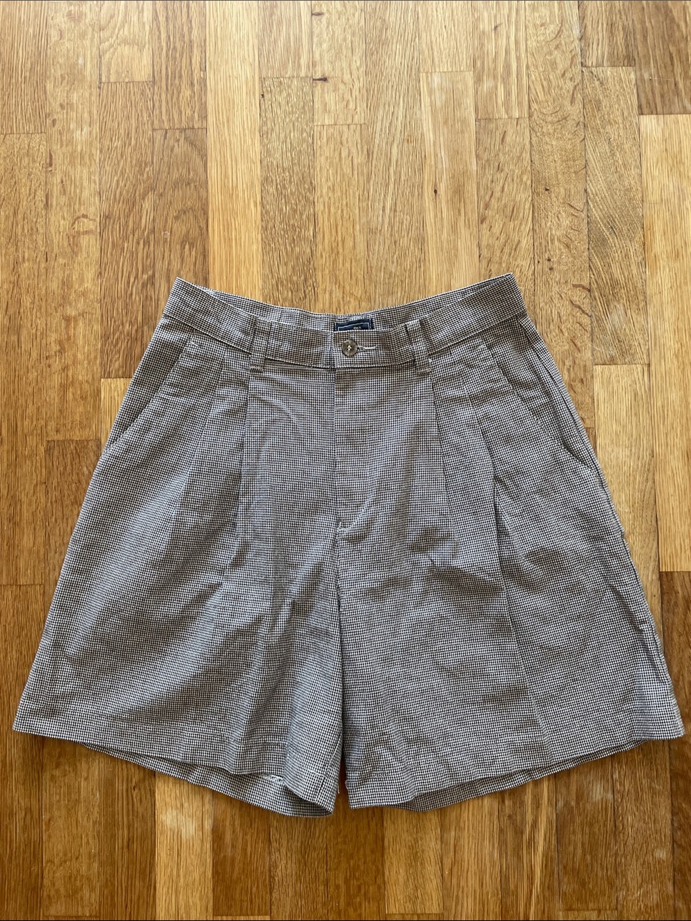 Vintage pleated cotton shorts
